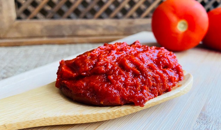 Ev Yapımı Domates Salçası